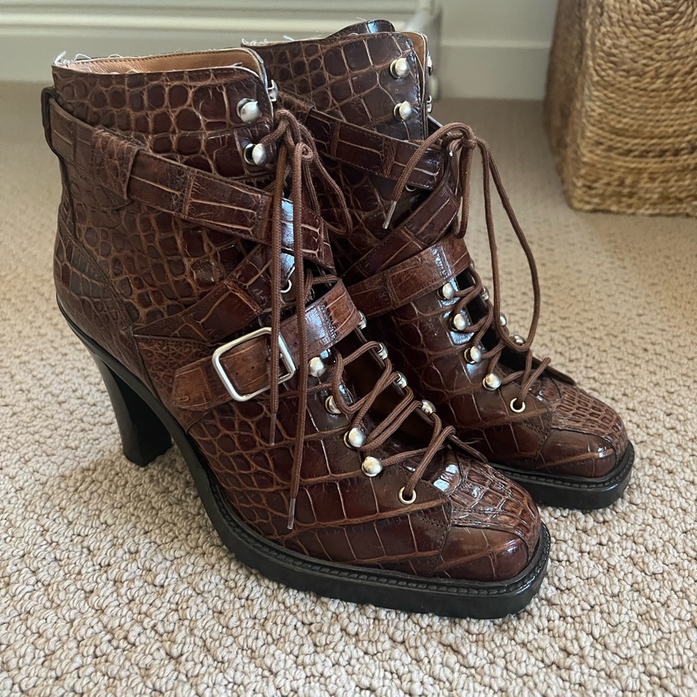 Vibram Lace Up Boots Size 7.5